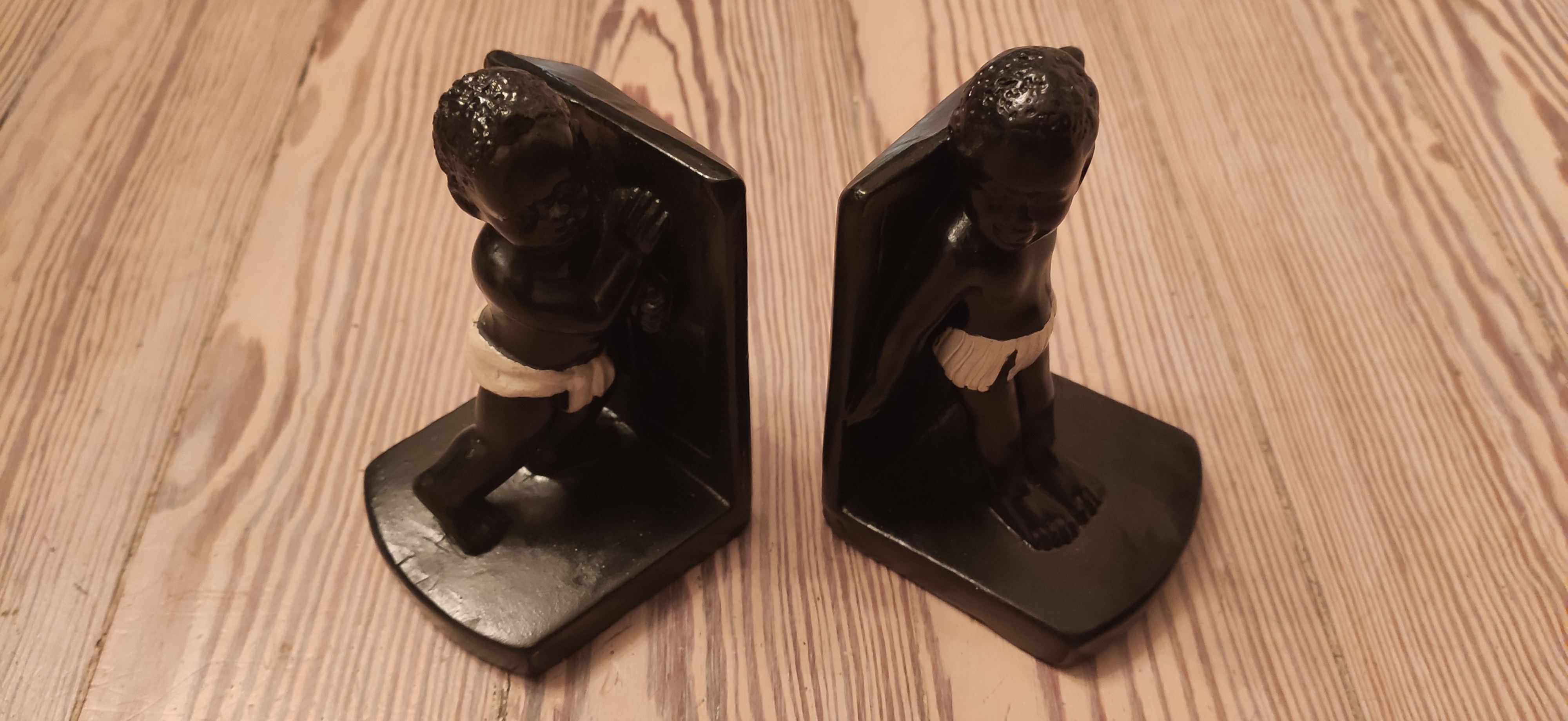 Two Duron bookends of babies