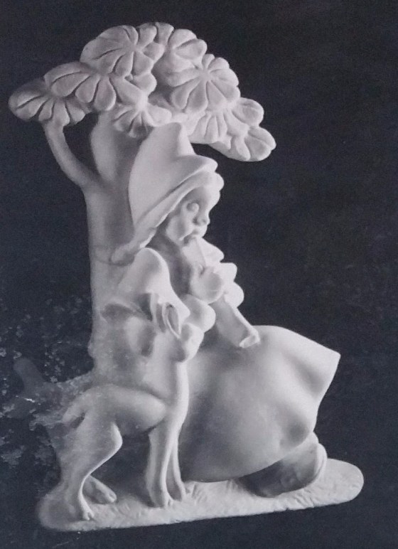 Raw chalkware figurine