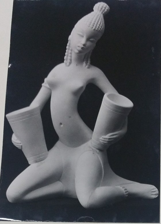 Raw chalkware figurine