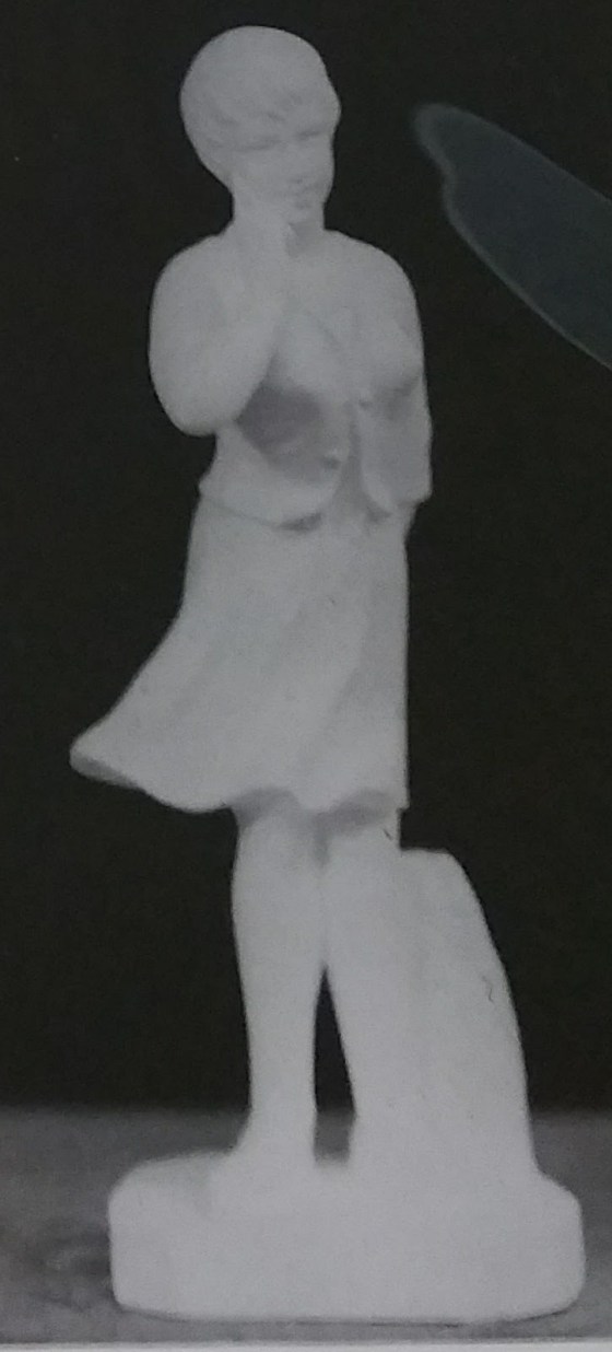 Raw chalkware figurine