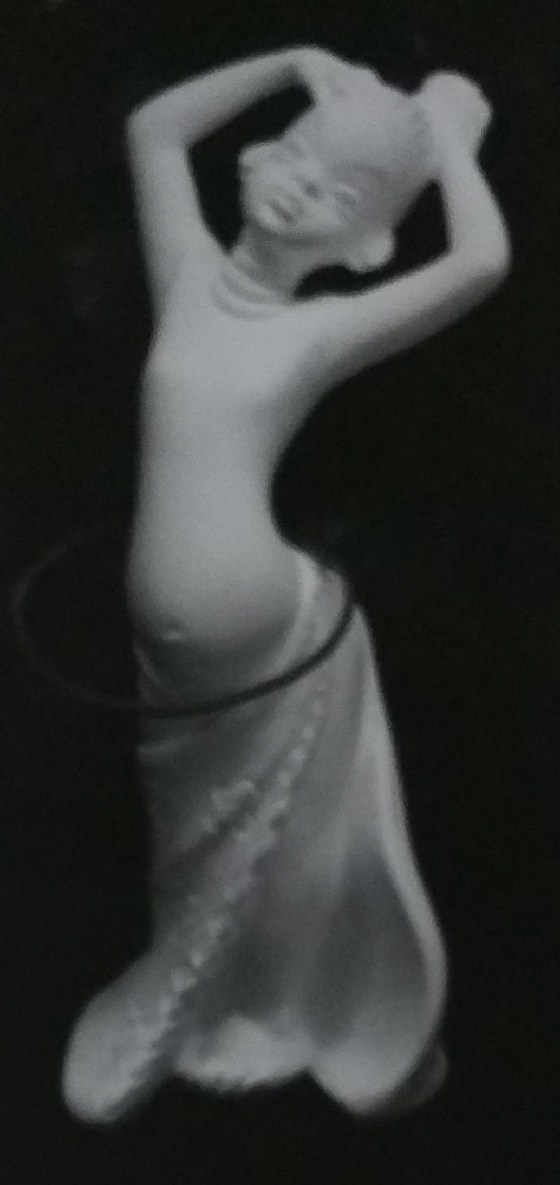 Raw chalkware figurine