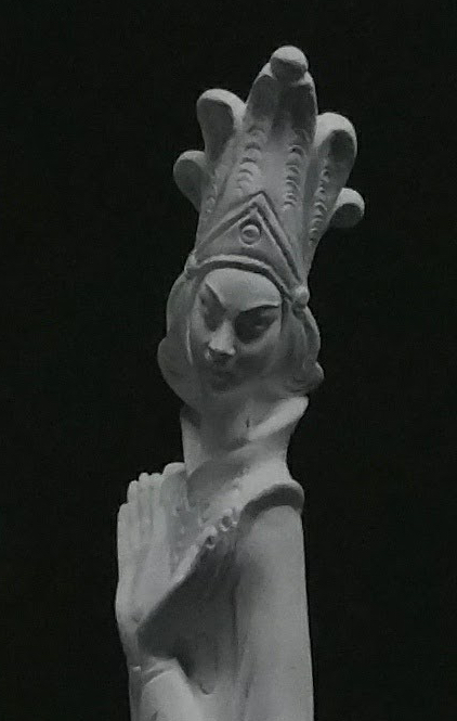 Raw chalkware statue