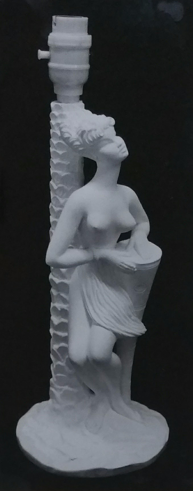 Raw chalkware figurine