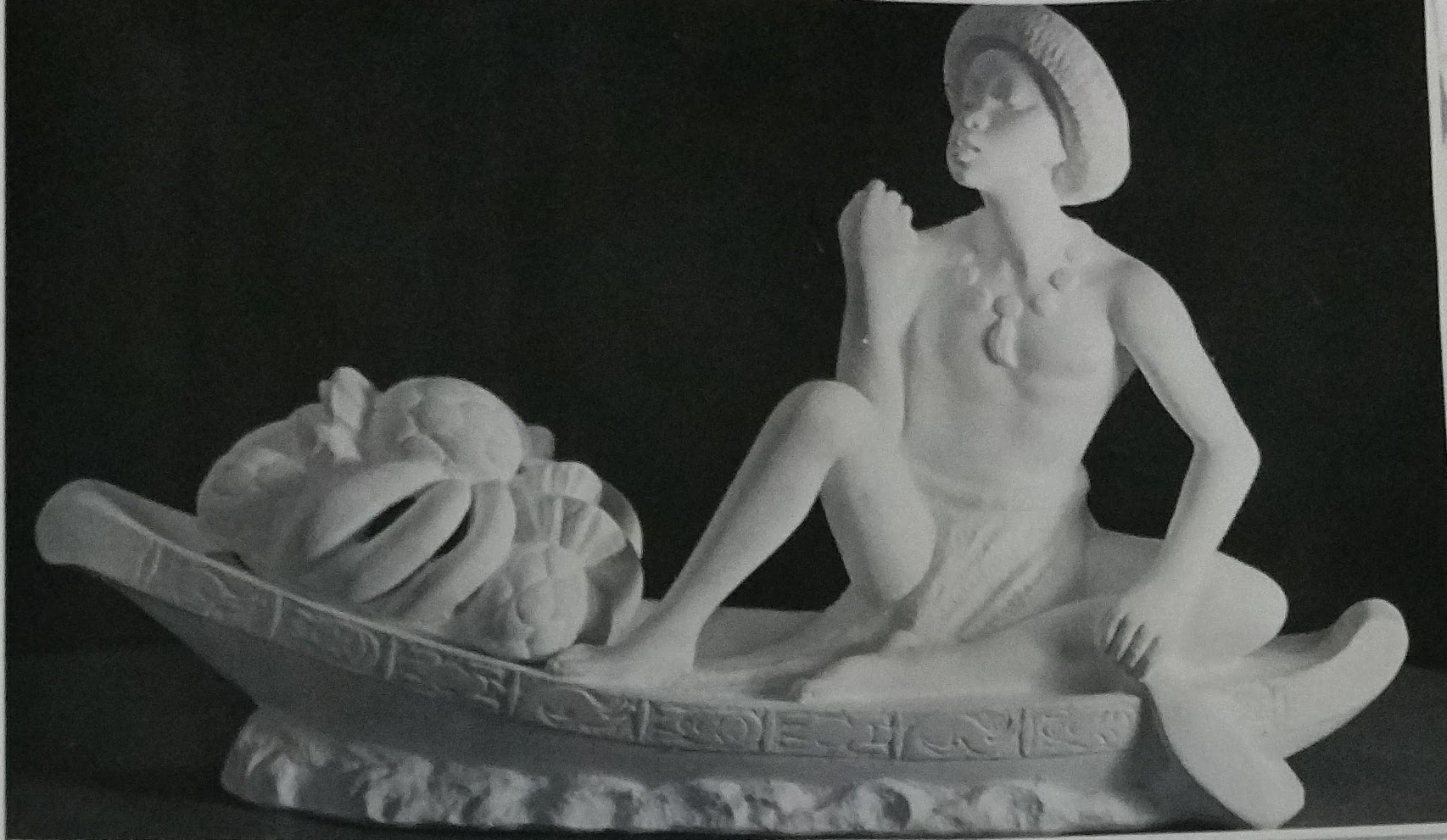 Raw chalkware statue