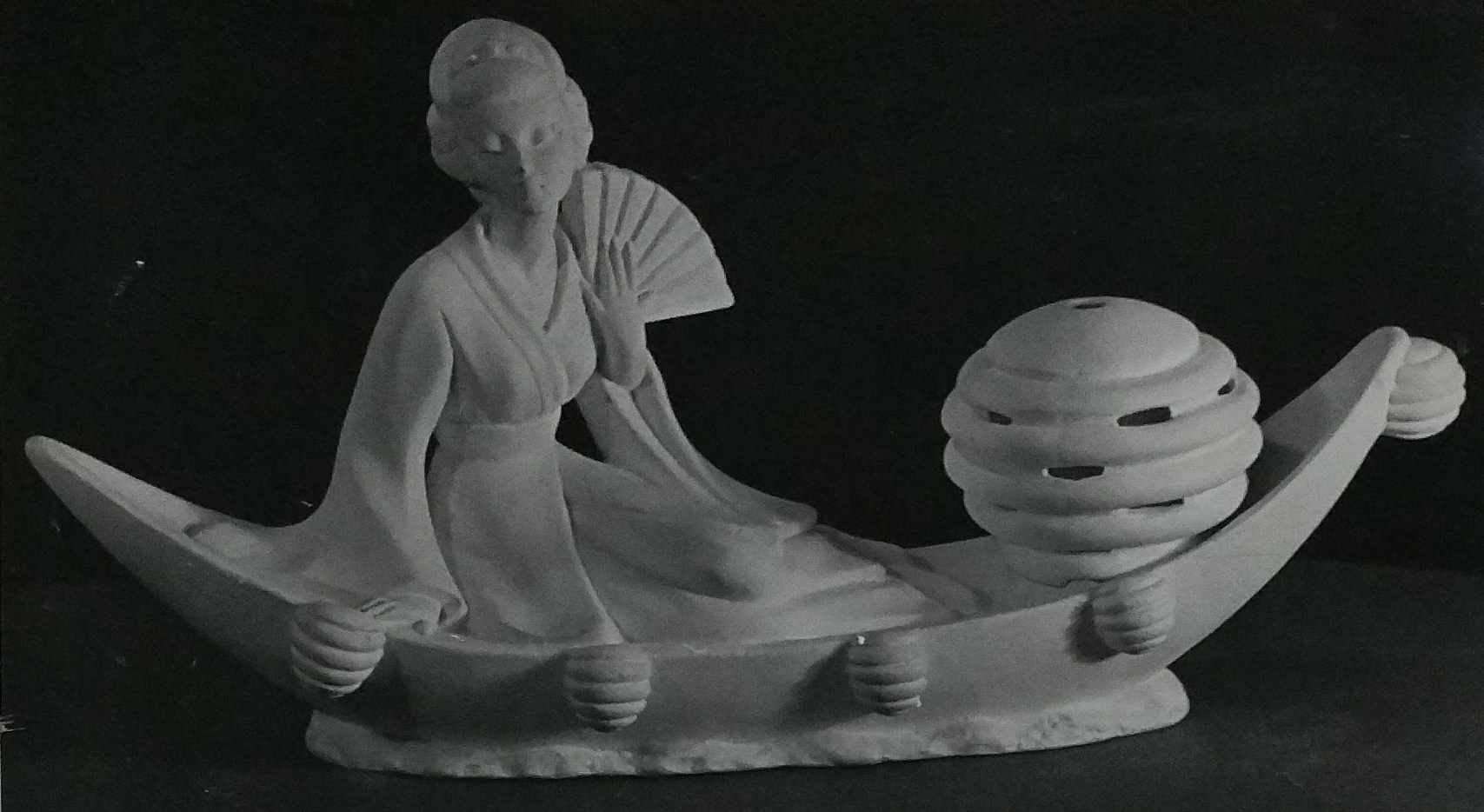 Raw chalkware statue
