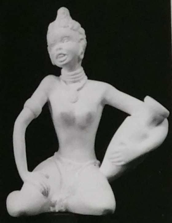 Raw chalkware statue