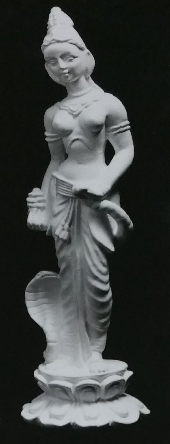 Raw chalkware statue