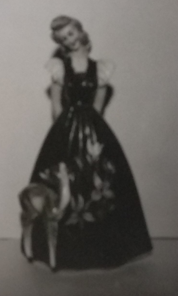 Raw chalkware statue