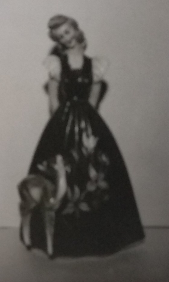 Raw chalkware statue