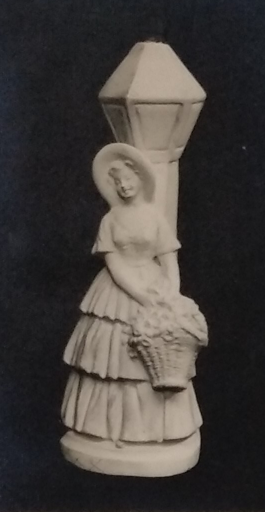 Raw chalkware statue