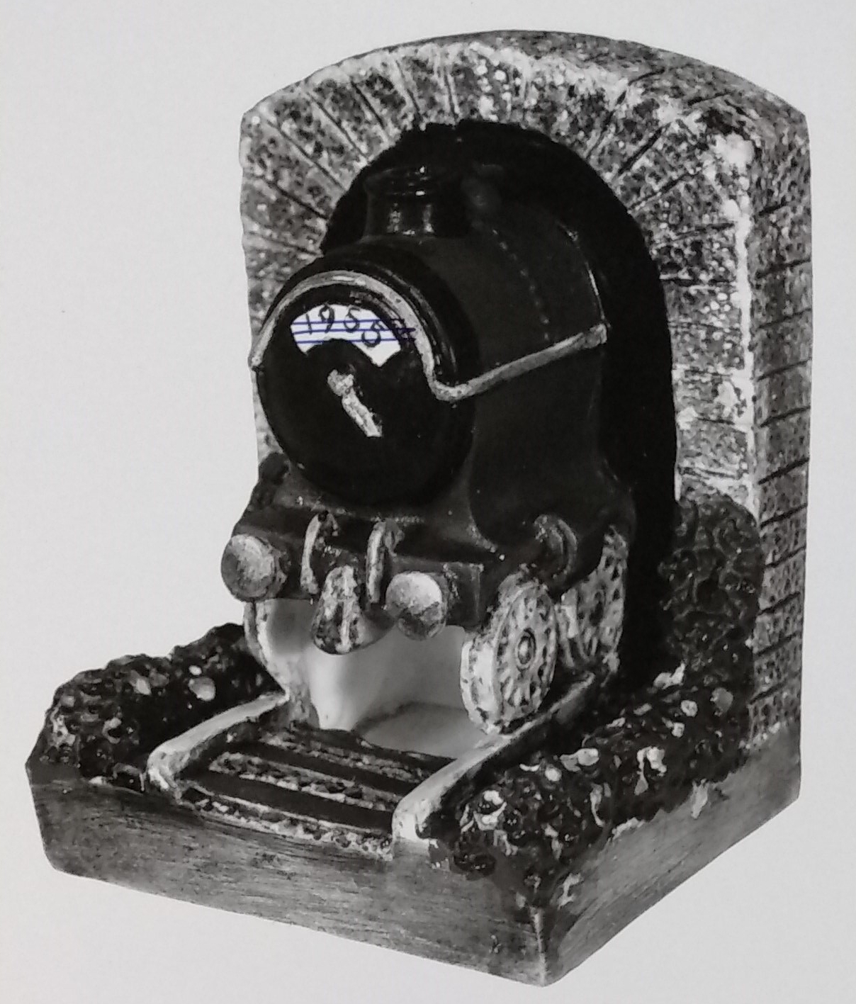 Train tunnel figurine