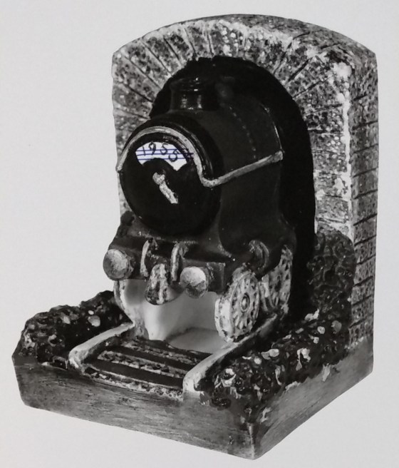 Train tunnel figurine