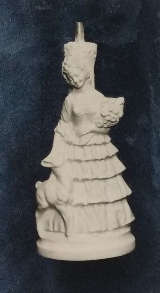 Raw chalkware statue