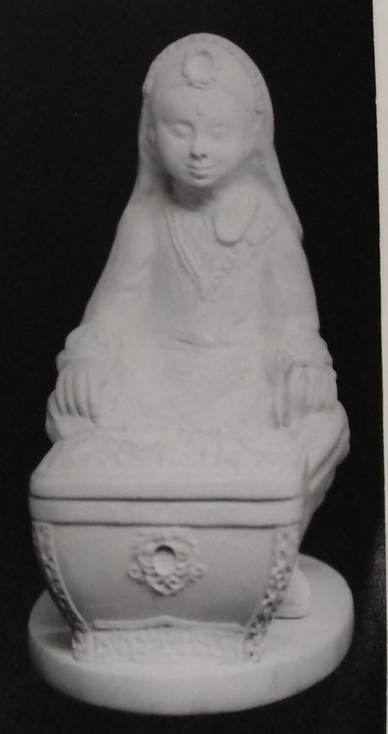 Raw chalkware statue