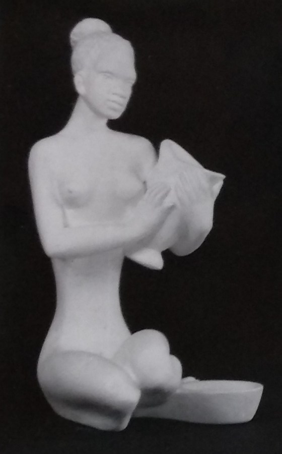 Raw chalkware statue