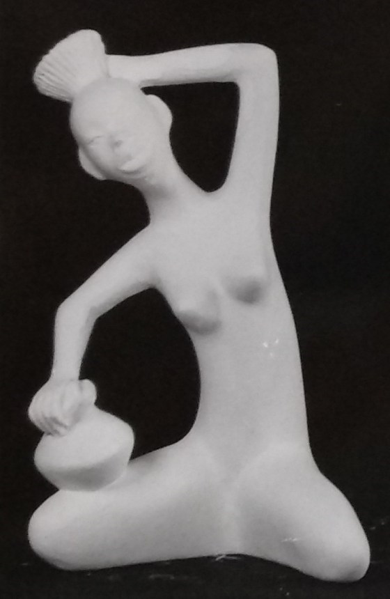 Raw chalkware statue