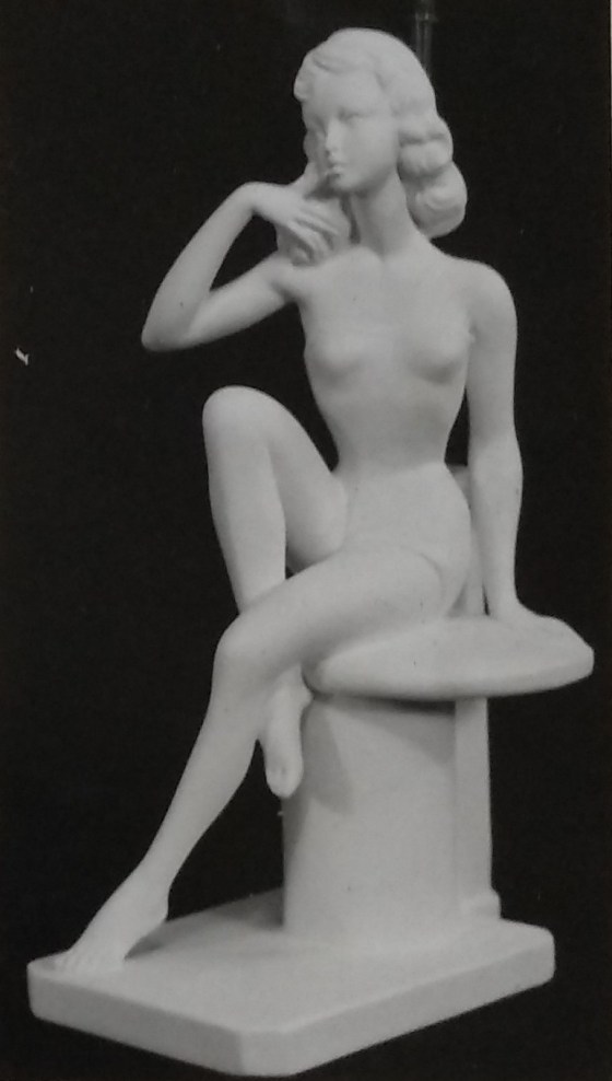 Full figurine in chalkware lamp