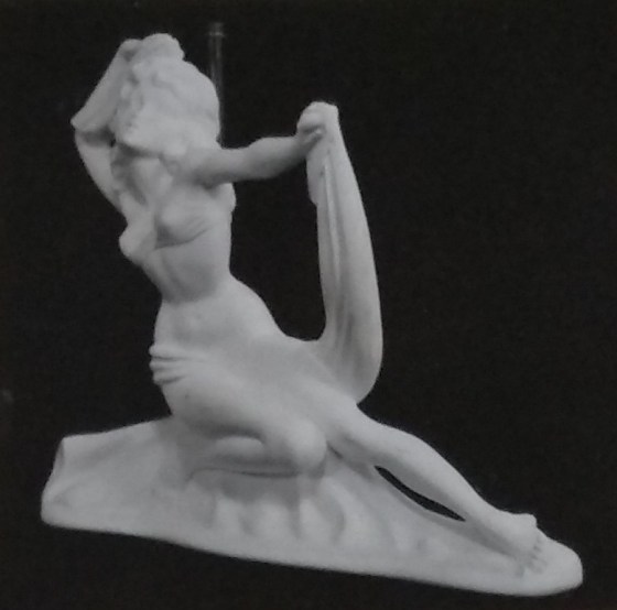 Full figurine in chalkware lamp