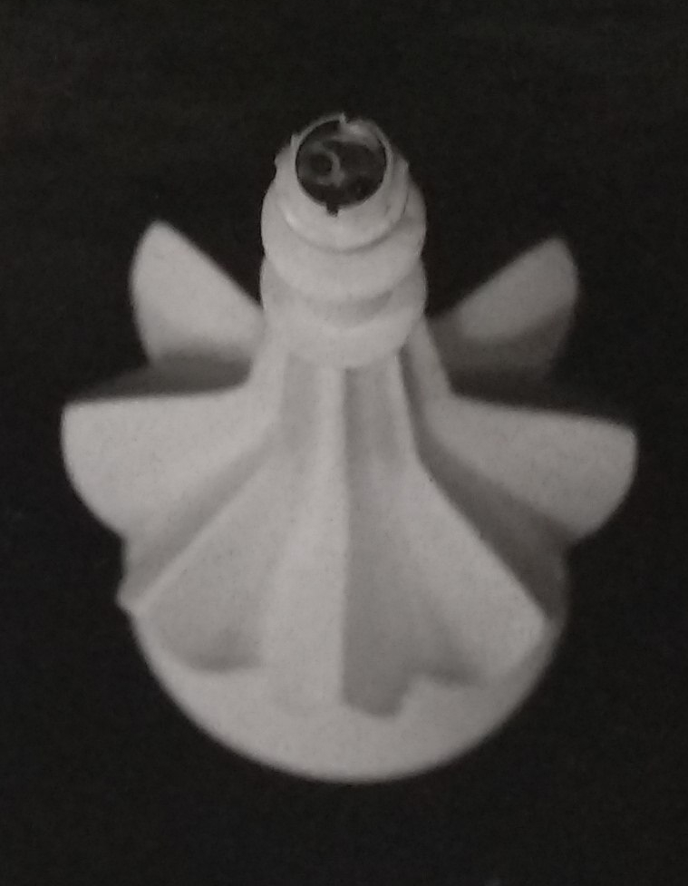 White standard lamp with eight large fin shapes