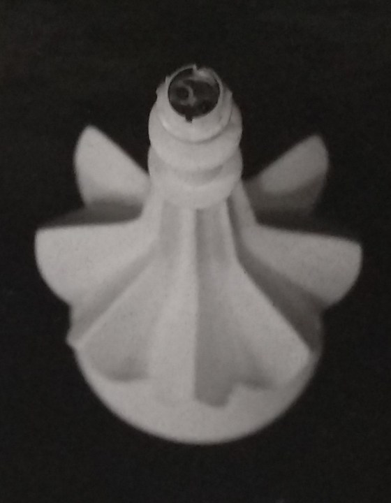 White standard lamp with eight large fin shapes